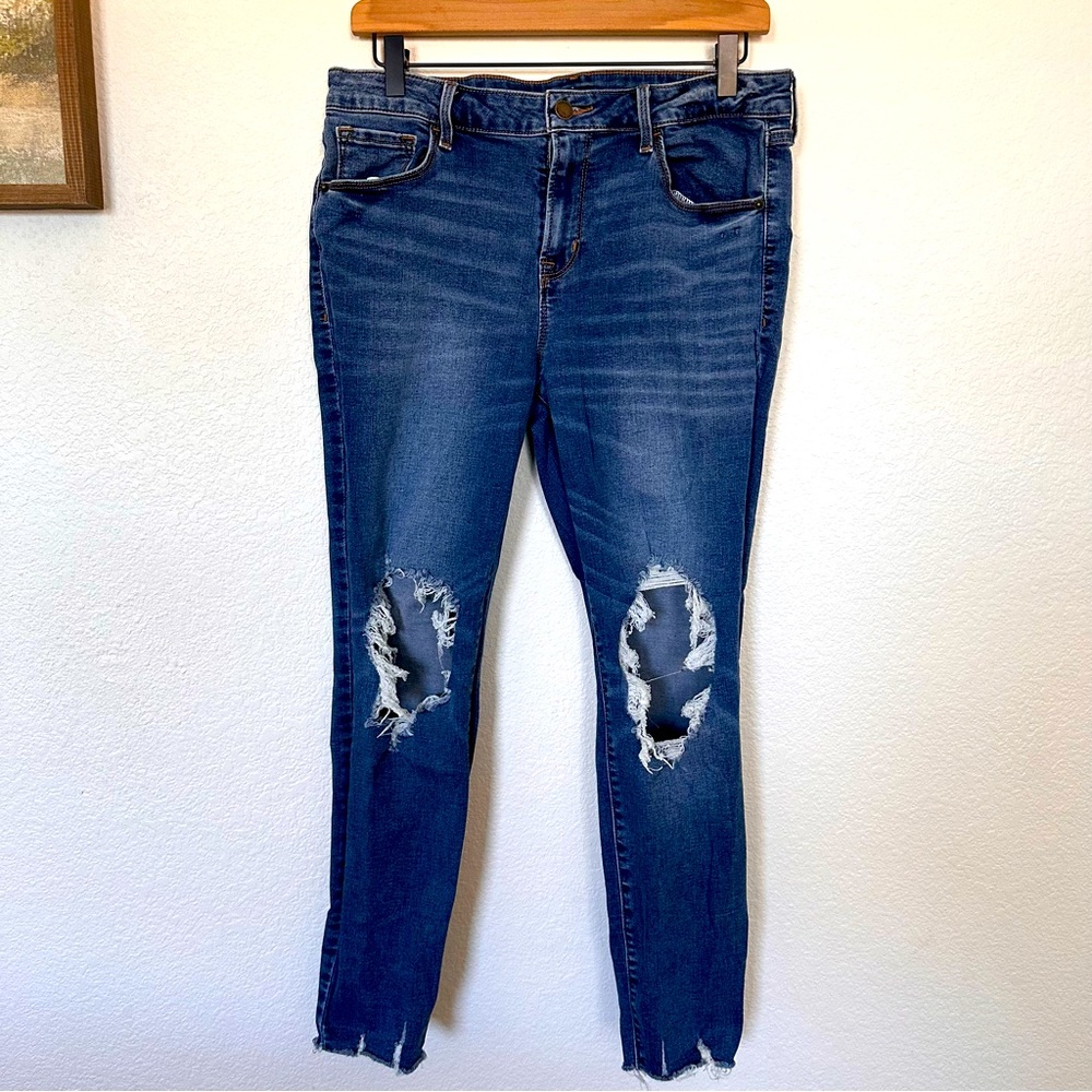 Old navy rockstar mid rise distressed jeans. Size 12
